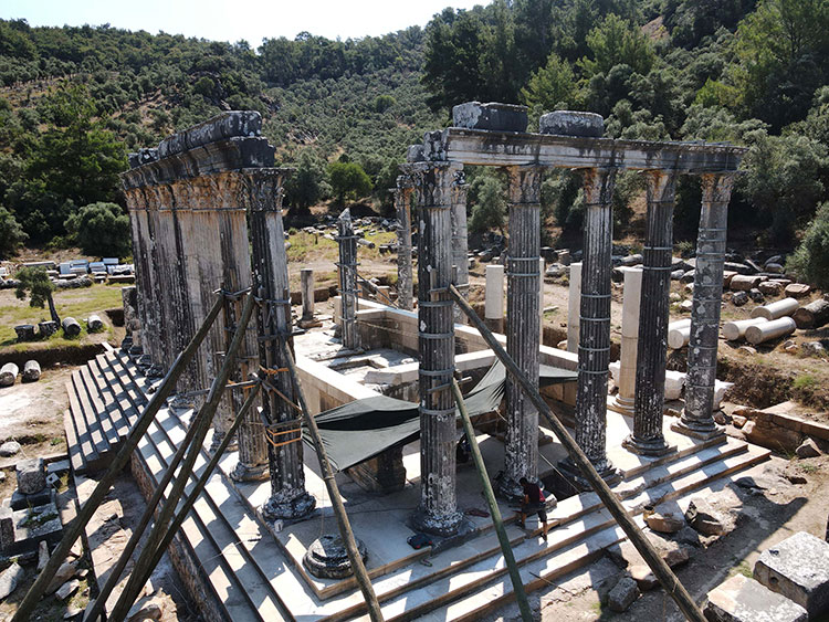 ZEUS TAPINAĞI RESTORASYONLA DÜNYA TURİZMİNE KAZANDIRILIYOR