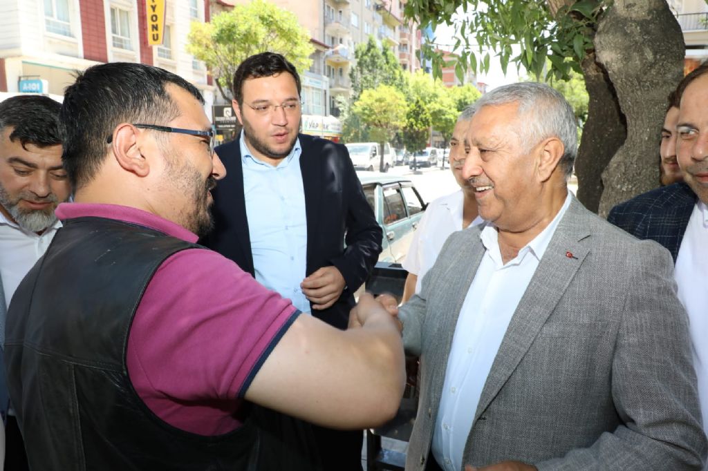 "2024'TE BAŞKANLIK İÇİN ADAY ADAYIYIM"