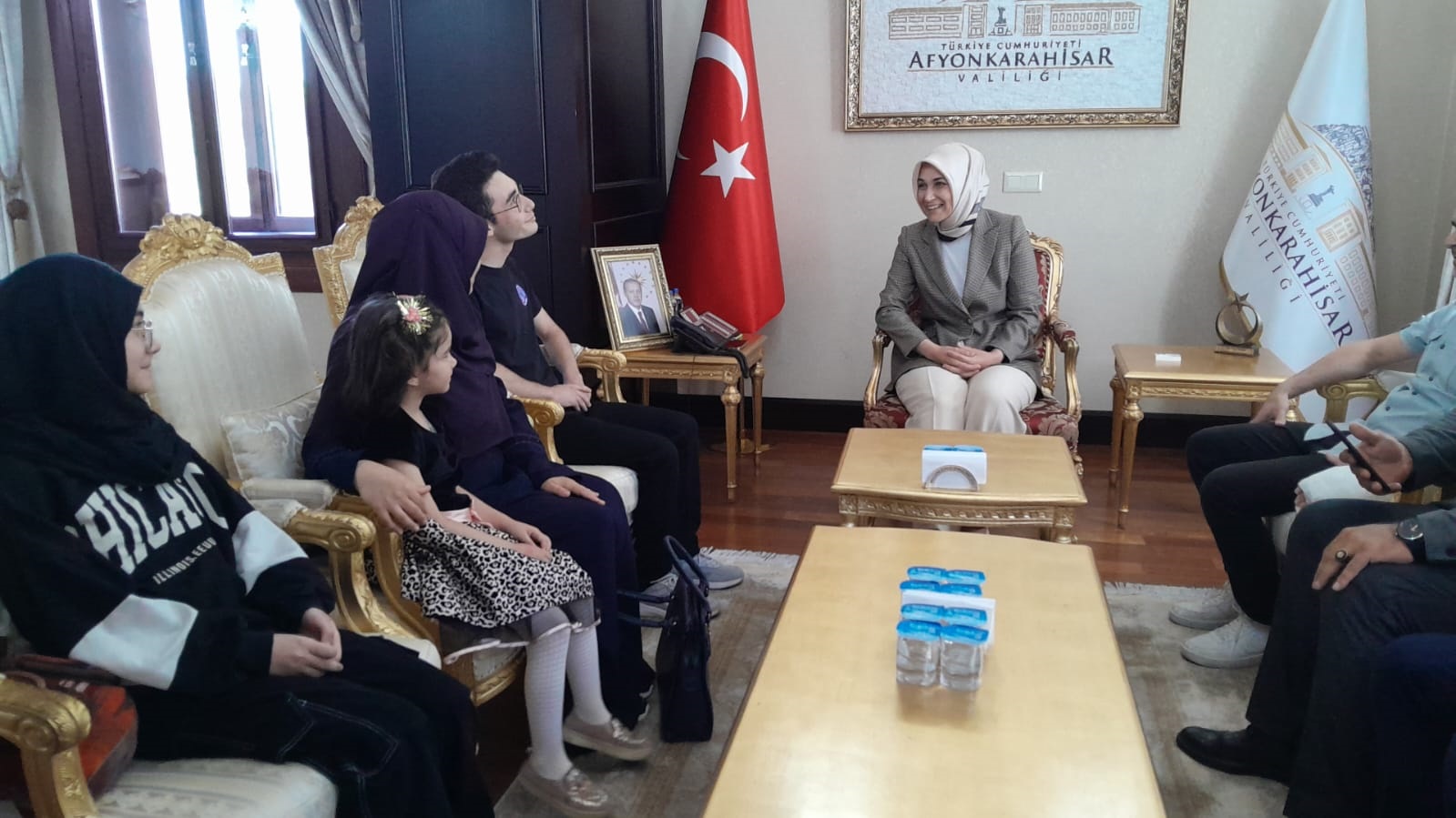 VALİ YİĞİTBAŞI, YKS BİRİNCİSİ EKİCİ'Yİ AĞIRLADI