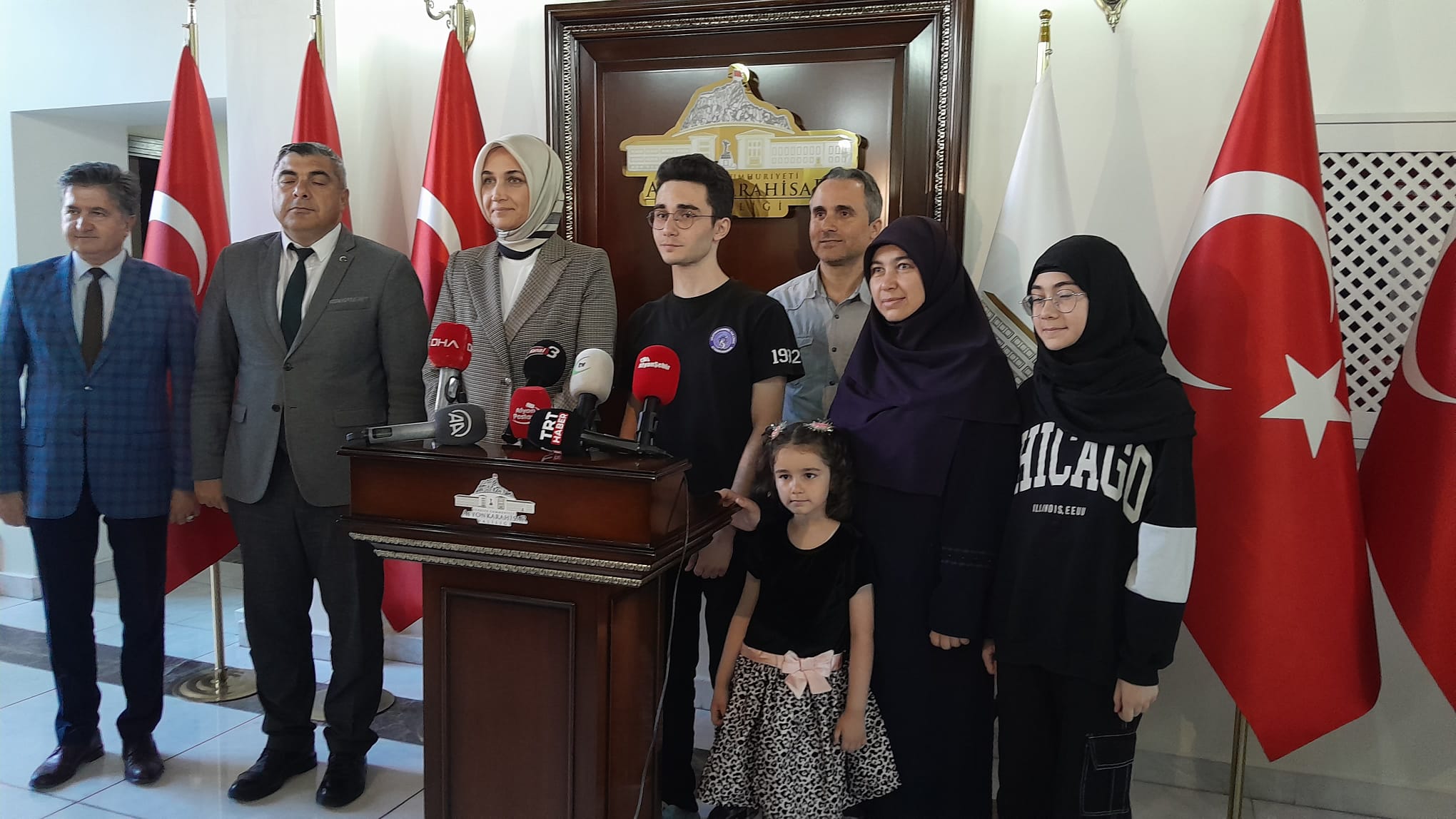 VALİ YİĞİTBAŞI, YKS BİRİNCİSİ EKİCİ'Yİ AĞIRLADI