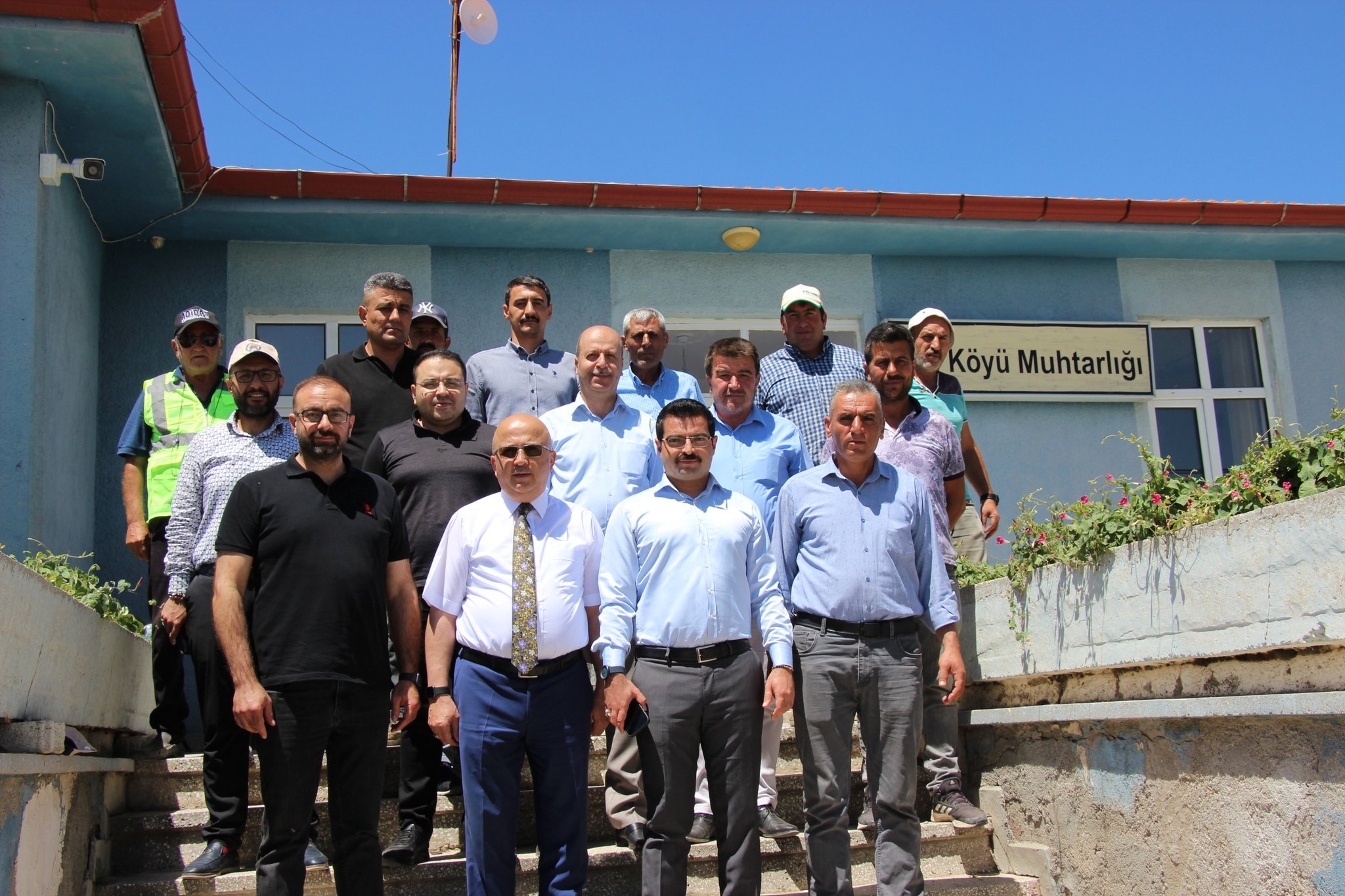EFE KÖYÜ SICAK ASFALTA KAVUŞUYOR