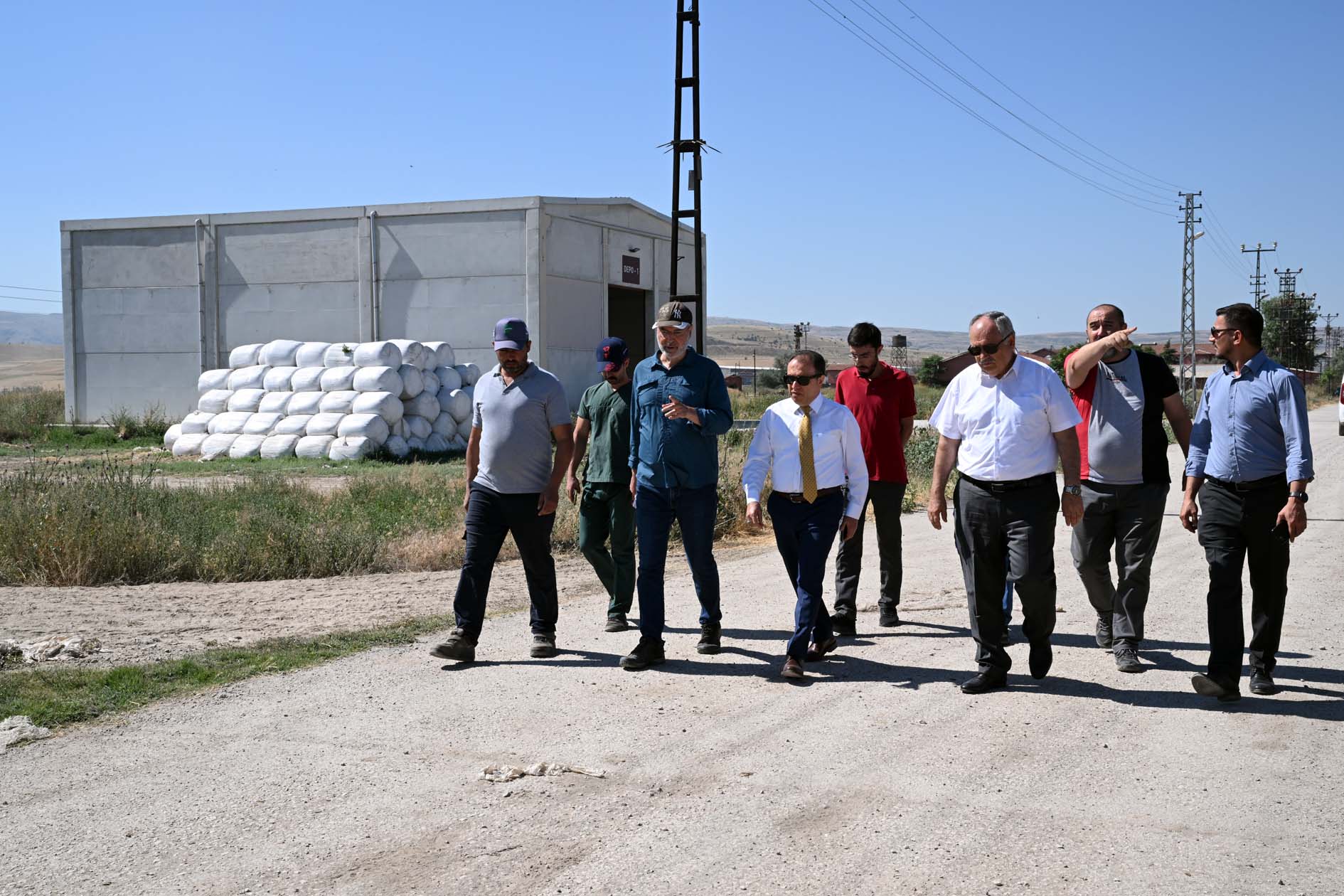 REKTÖR KARAKAŞ YATIRIMLARI YERİNDE İNCELEDİ