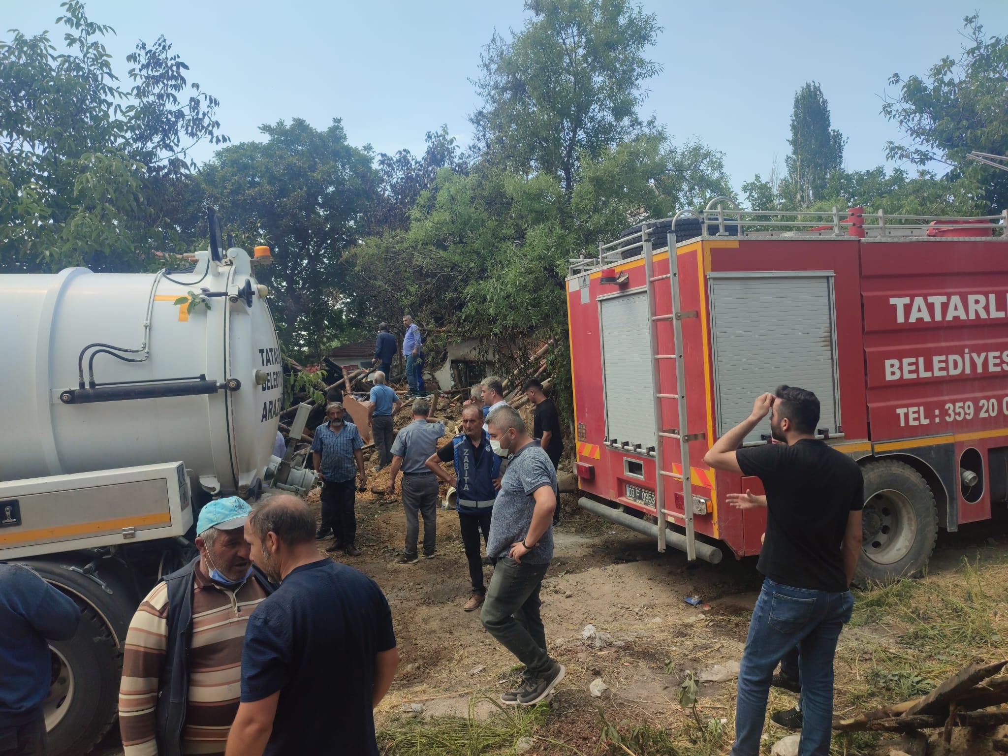 AFYON’DA BİR EVDE ÇIKAN YANGIN SÖNDÜRÜLDÜ