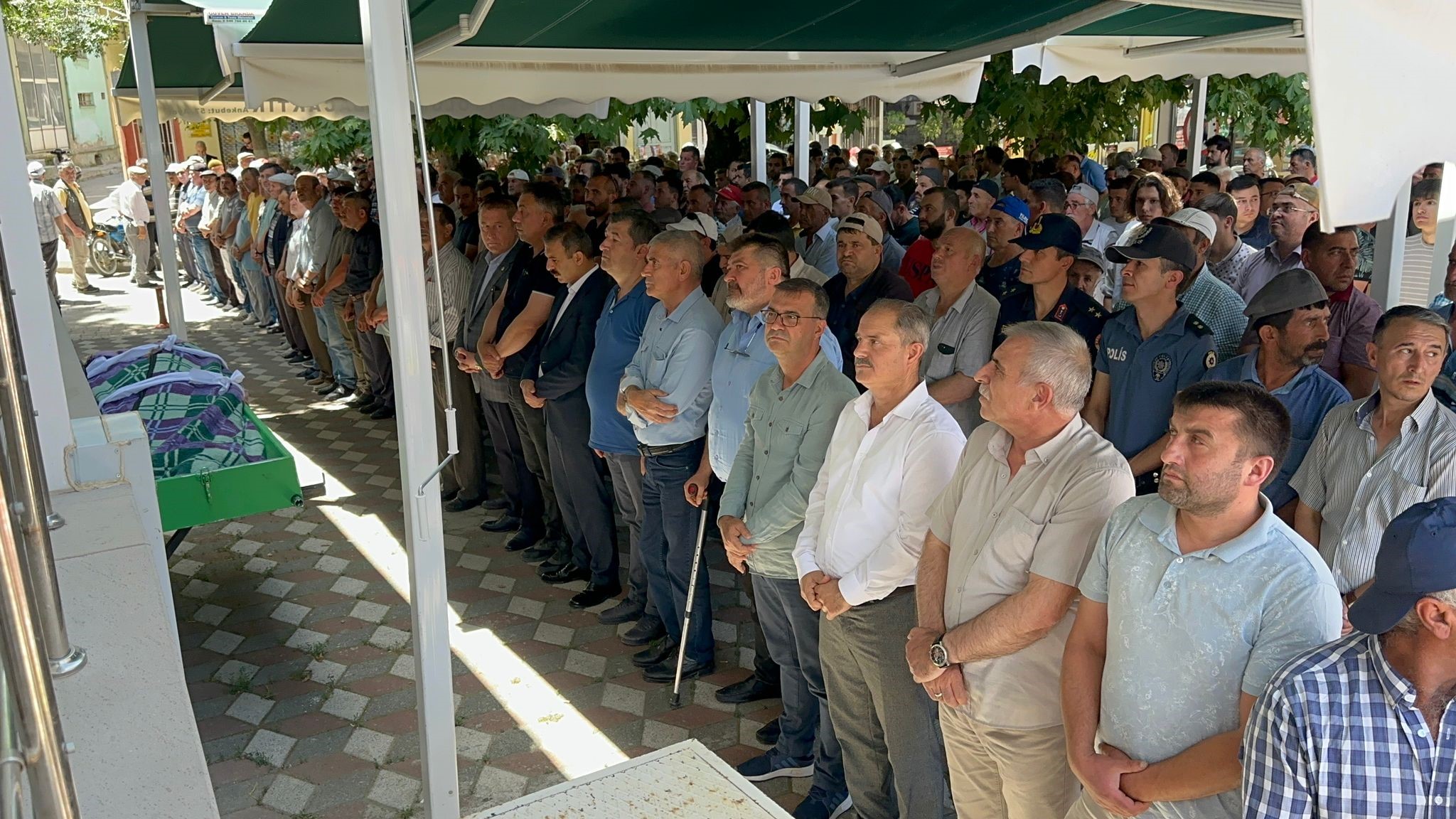 7 VATANDAŞIN CENAZELERİ TOPRAĞA VERİLDİ