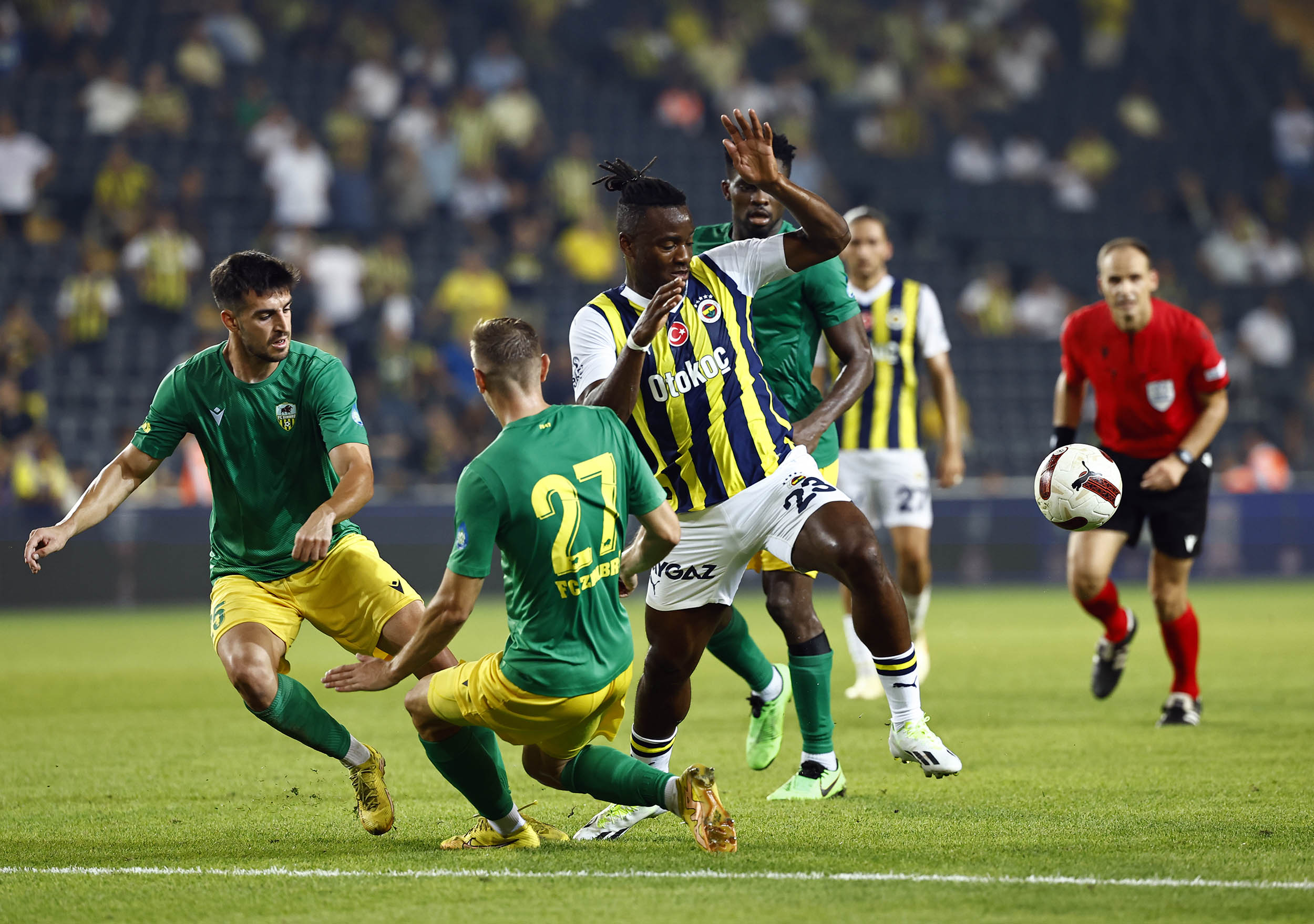 FENERBAHÇE SEZONA FARKLI BAŞLADI
