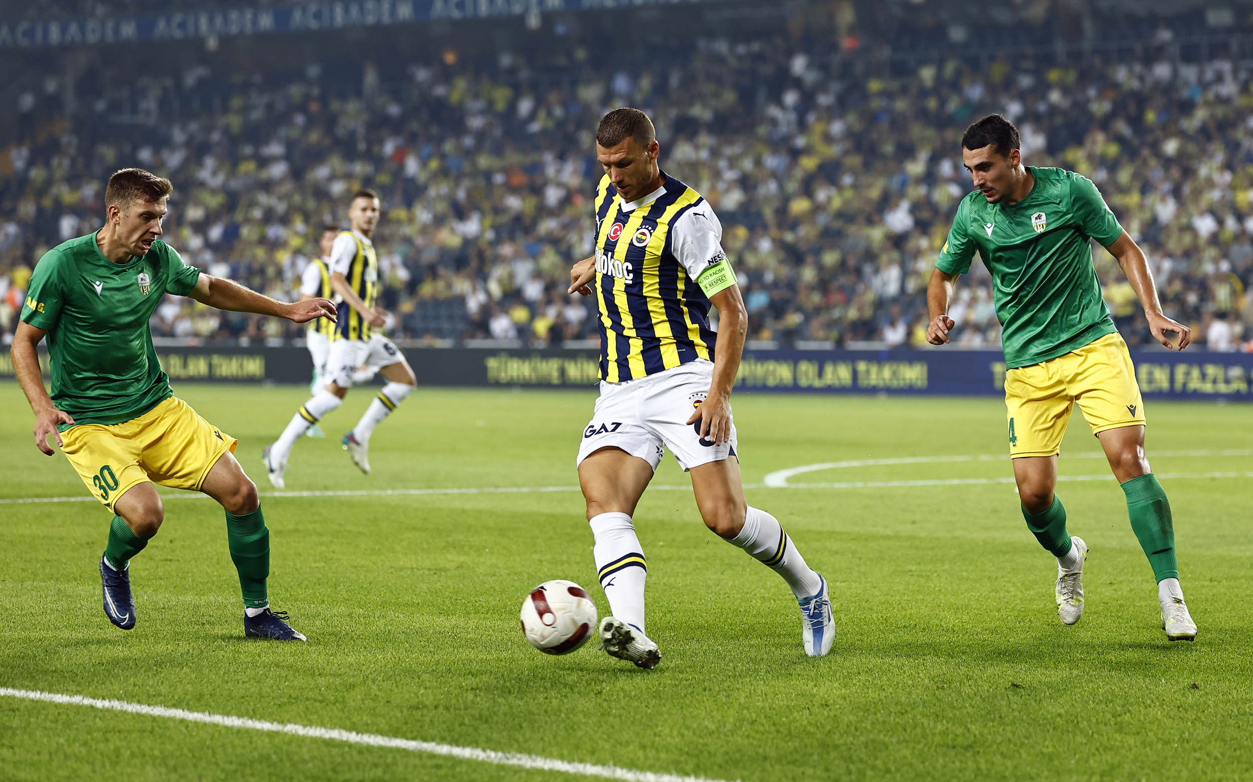 FENERBAHÇE SEZONA FARKLI BAŞLADI