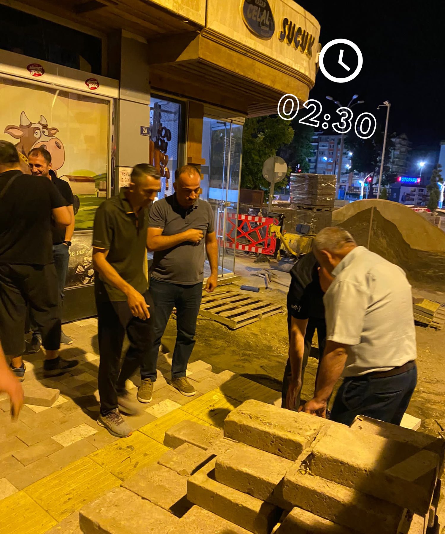 UZUN ÇARŞI’DA ÇALIŞMALAR HIZ KESMİYOR