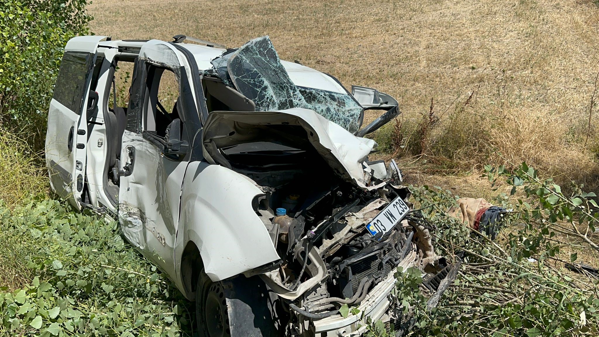 GELİN ALMADAN DÖNEN ARAÇ KAZA YAPTI