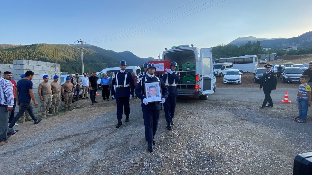 ŞEHİT TATLI SON YOLCULUĞUNA UĞURLANDI