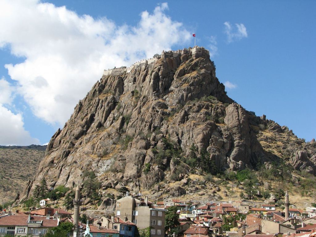 "AFYON KALESİNDE HAZİNE VAR"