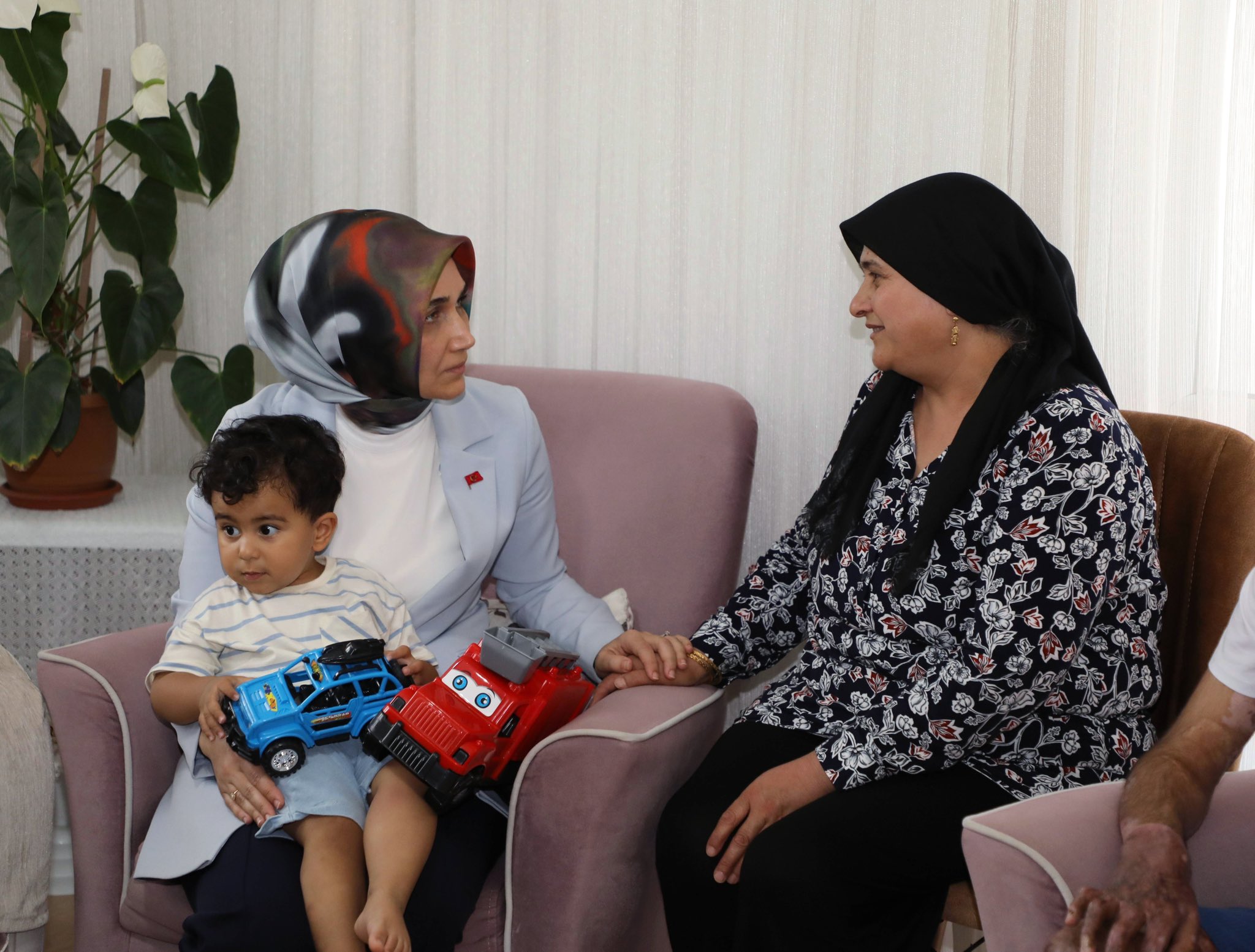 VALİ YİĞİTBAŞI’DAN GAZİ OLAN FİŞNE’YE ZİYARET