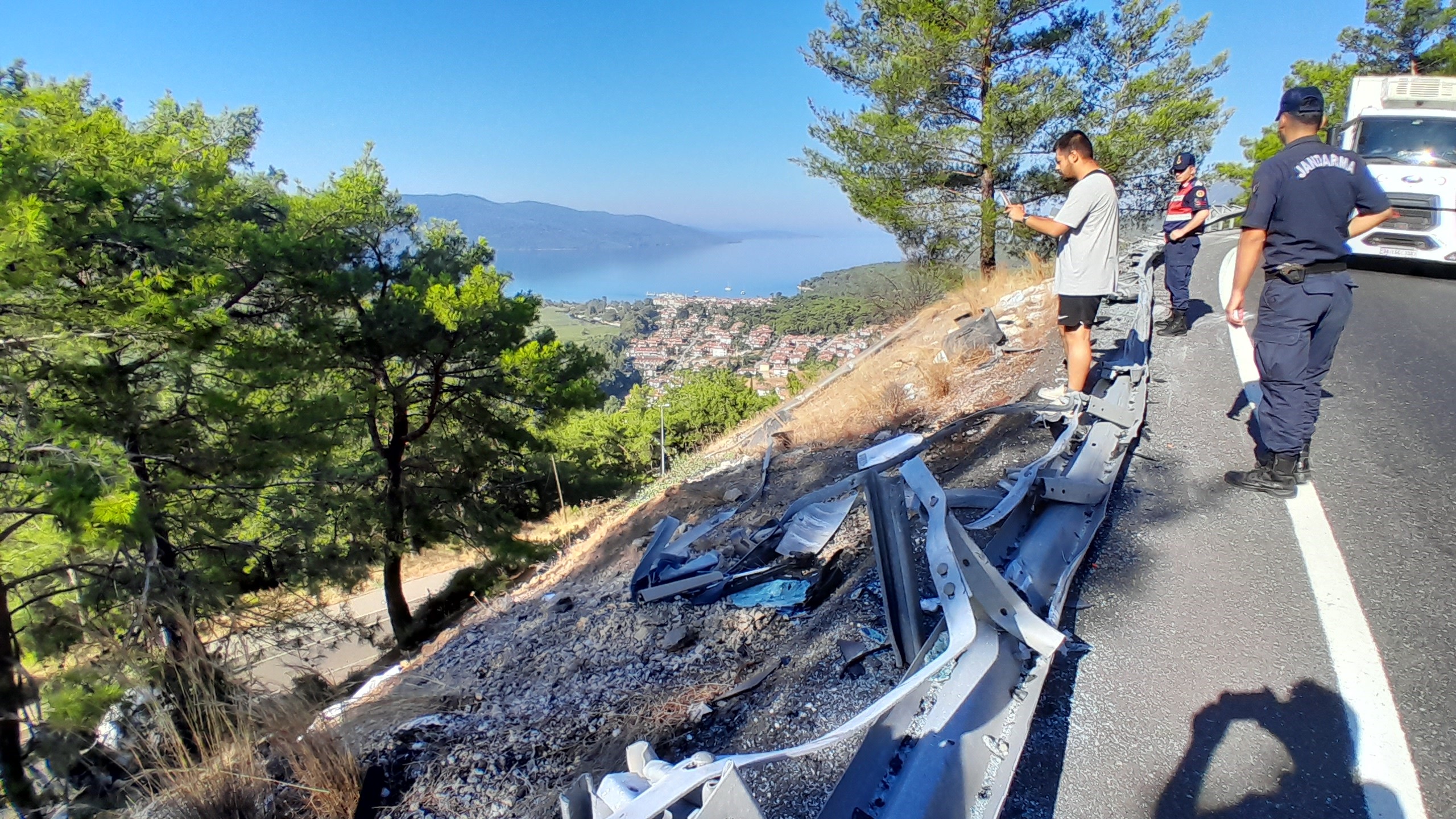 DOĞALGAZ YÜKLÜ TANKER UÇURUMA YUVARLANDI