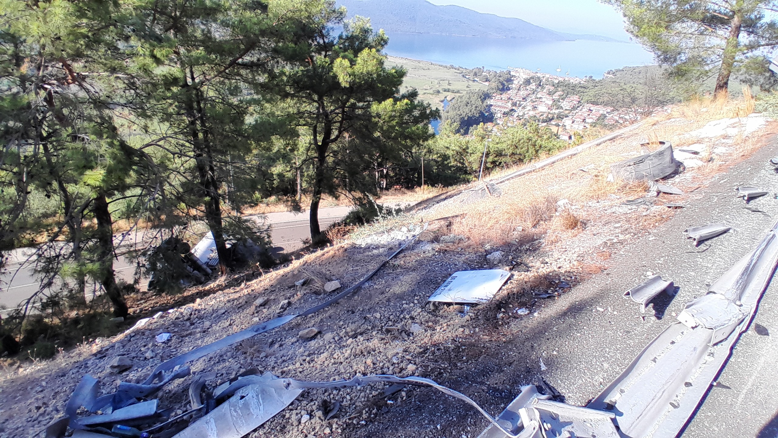 DOĞALGAZ YÜKLÜ TANKER UÇURUMA YUVARLANDI