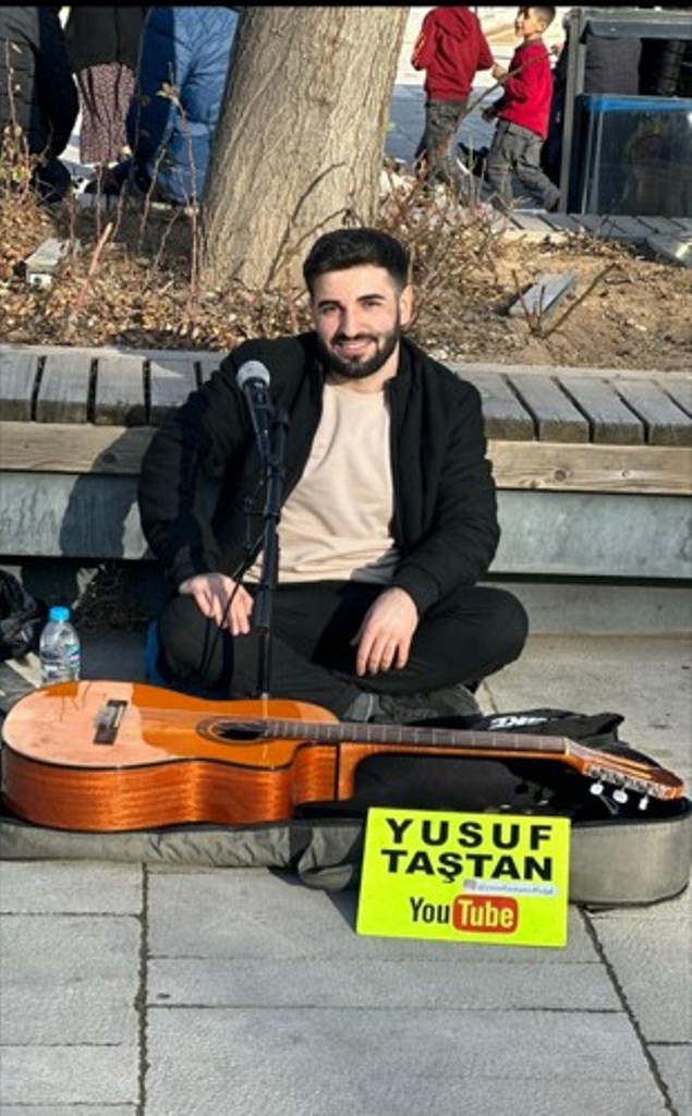 "MÜZİĞİMİ TÜM İNSANLARA DUYURMAK İSTİYORUM"