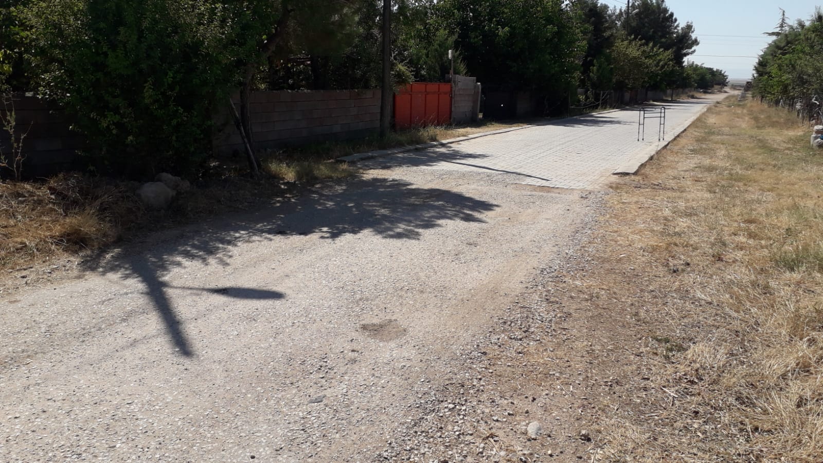 ENGELLİ VATANDAŞI ÇİLEDEN ÇIKARTAN YOL