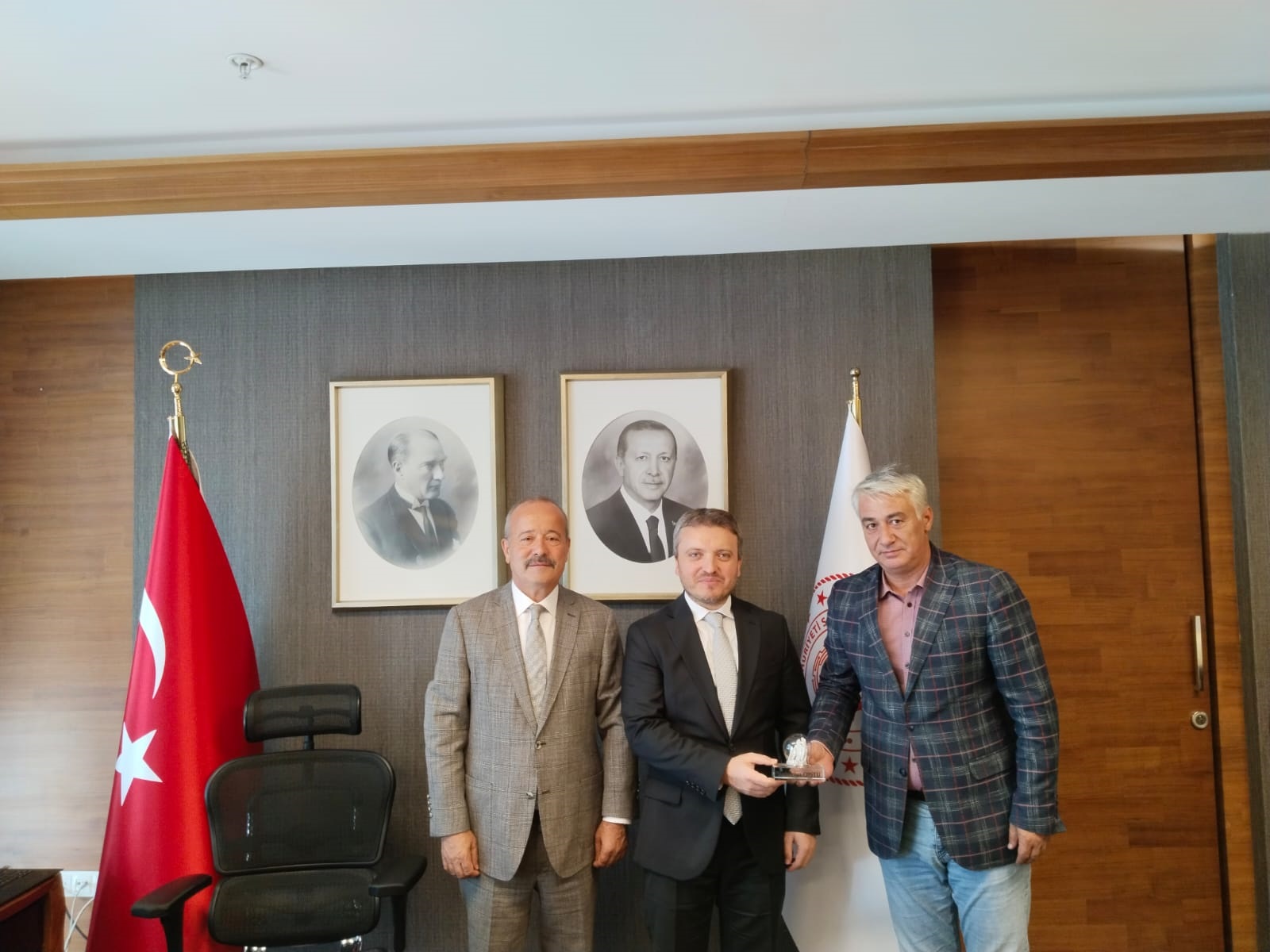 TAYTAK SANAYİCİNİN SORUNLARINI TAKİP EDİYOR