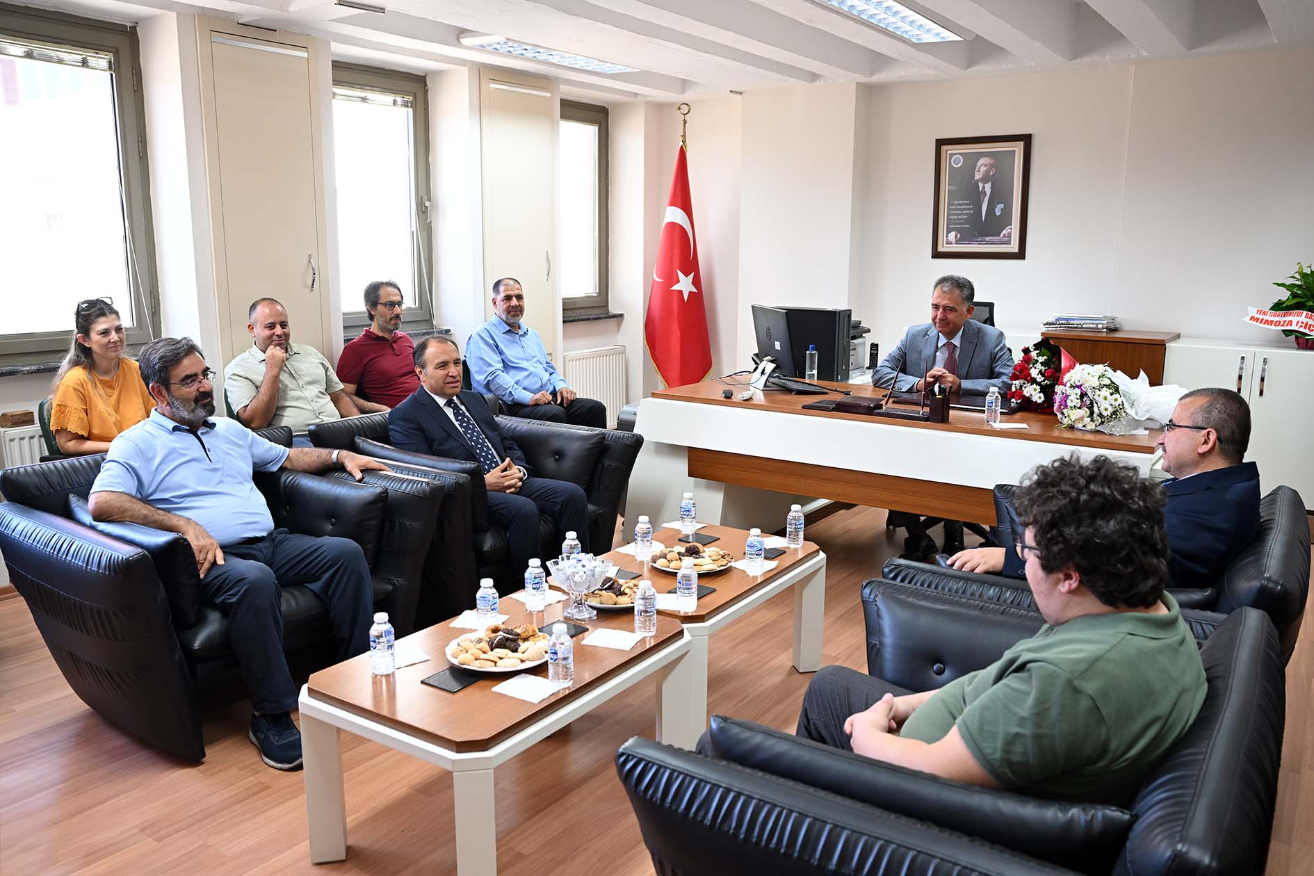 EĞİTİM FAKÜLTESİNDE DEVİR TESLİM
