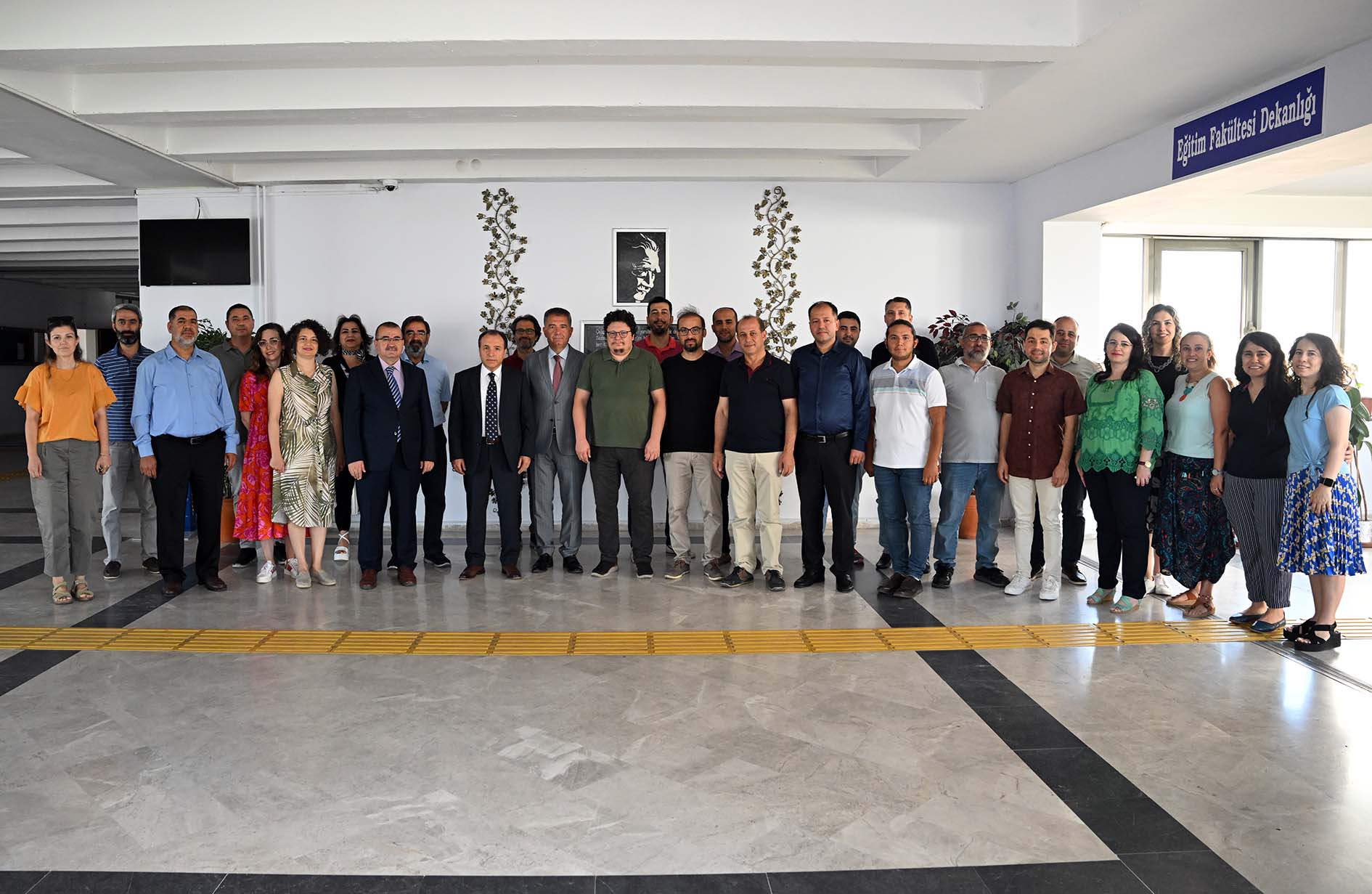 EĞİTİM FAKÜLTESİNDE DEVİR TESLİM