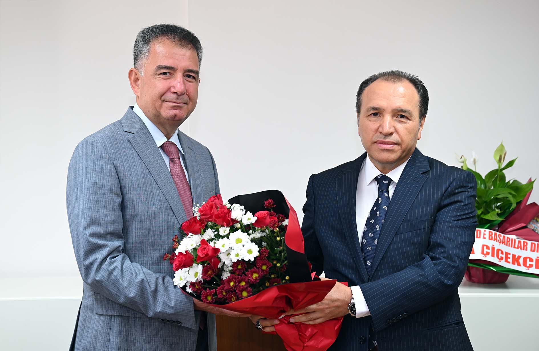 EĞİTİM FAKÜLTESİNDE DEVİR TESLİM