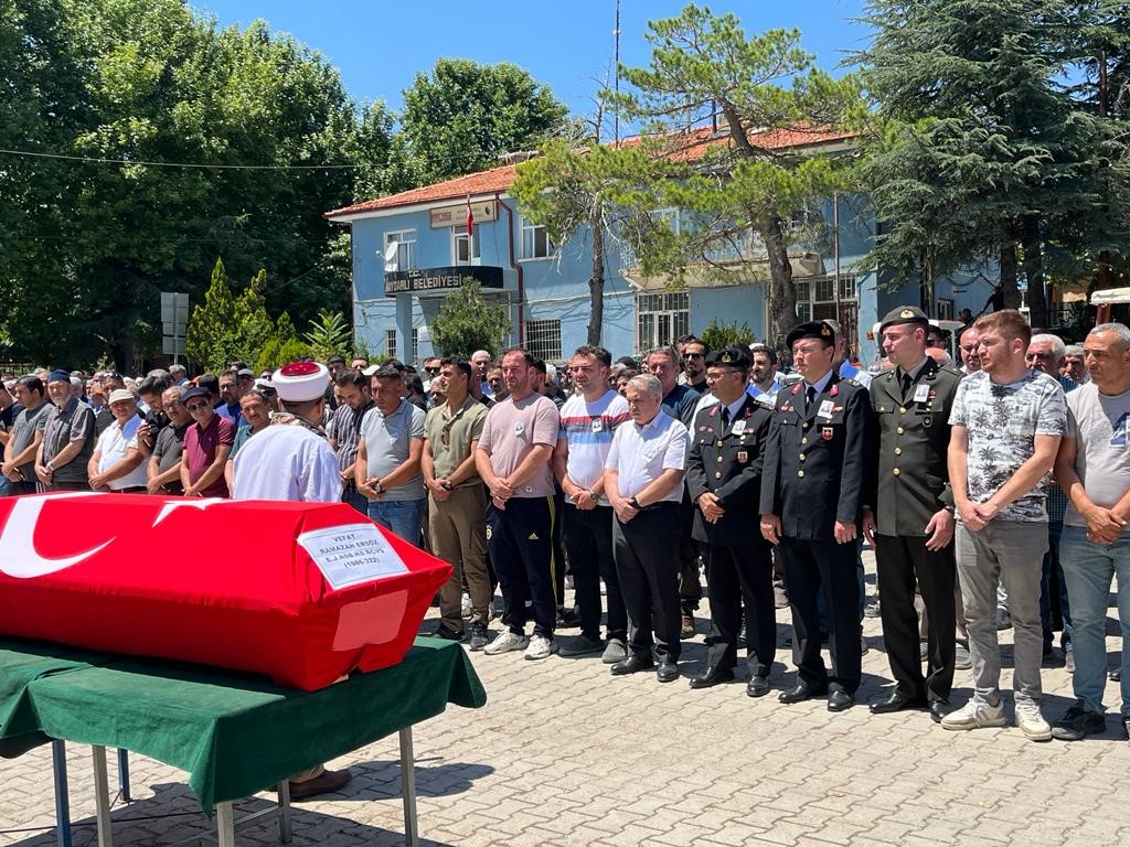 EMEKLİ ASTSUBAY SON YOLCULUĞUNA UĞURLANDI