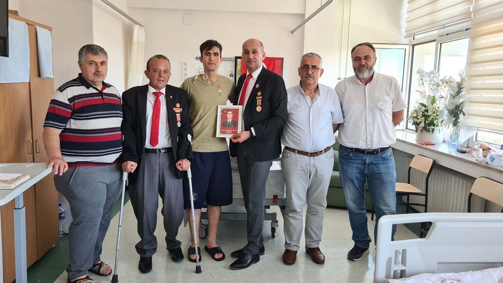 KAHRAMAN GAZİLERDEN ‘YALNIZ DEĞİLSİN' MESAJI