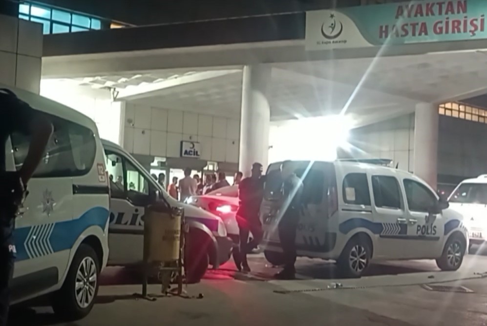 DAMAT DEHŞETİ: 1 ÖLÜ, 4 YARALI