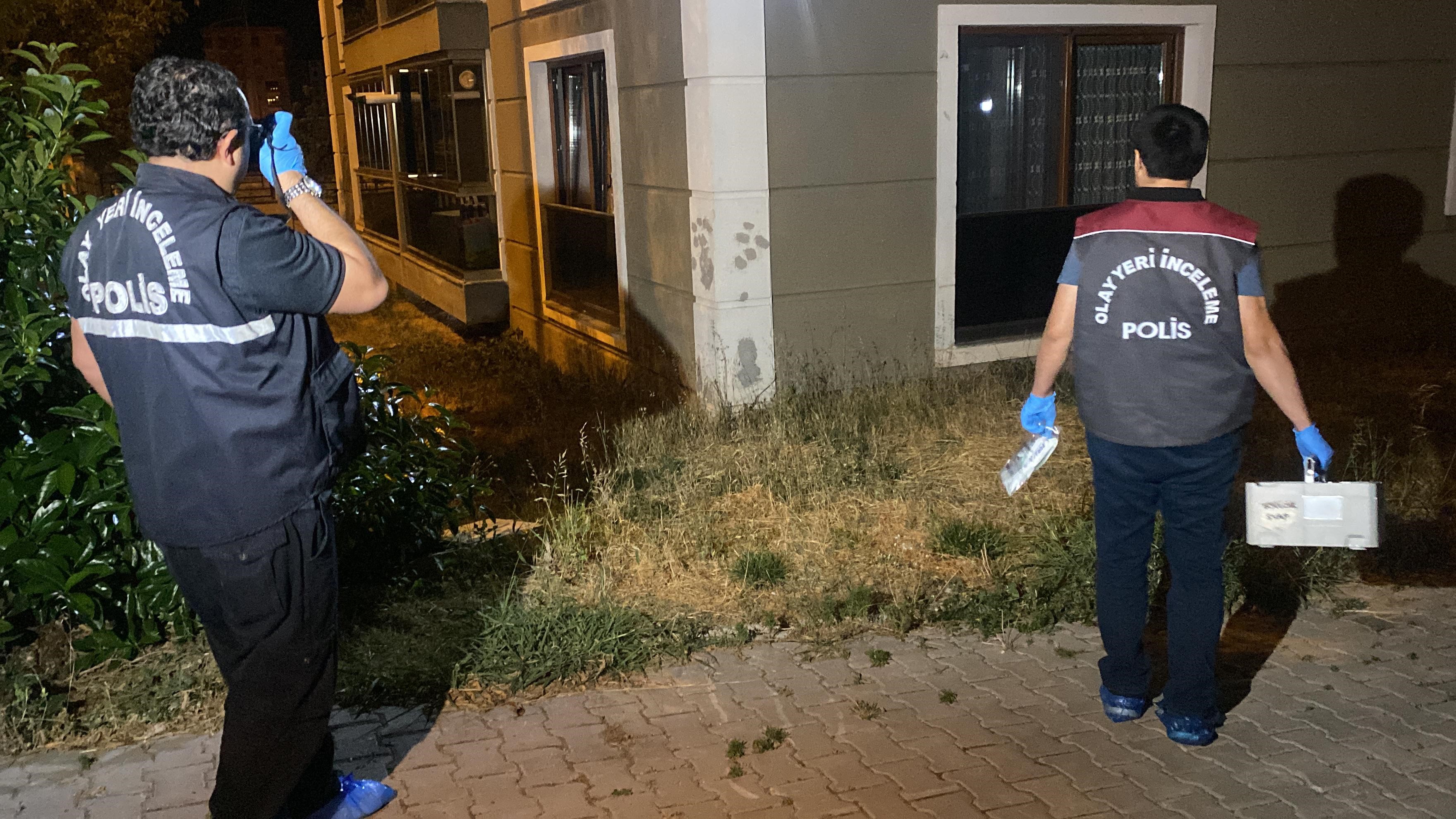 TARTIŞTIĞI KOCASINI BIÇAKLAYARAK ÖLDÜRDÜ