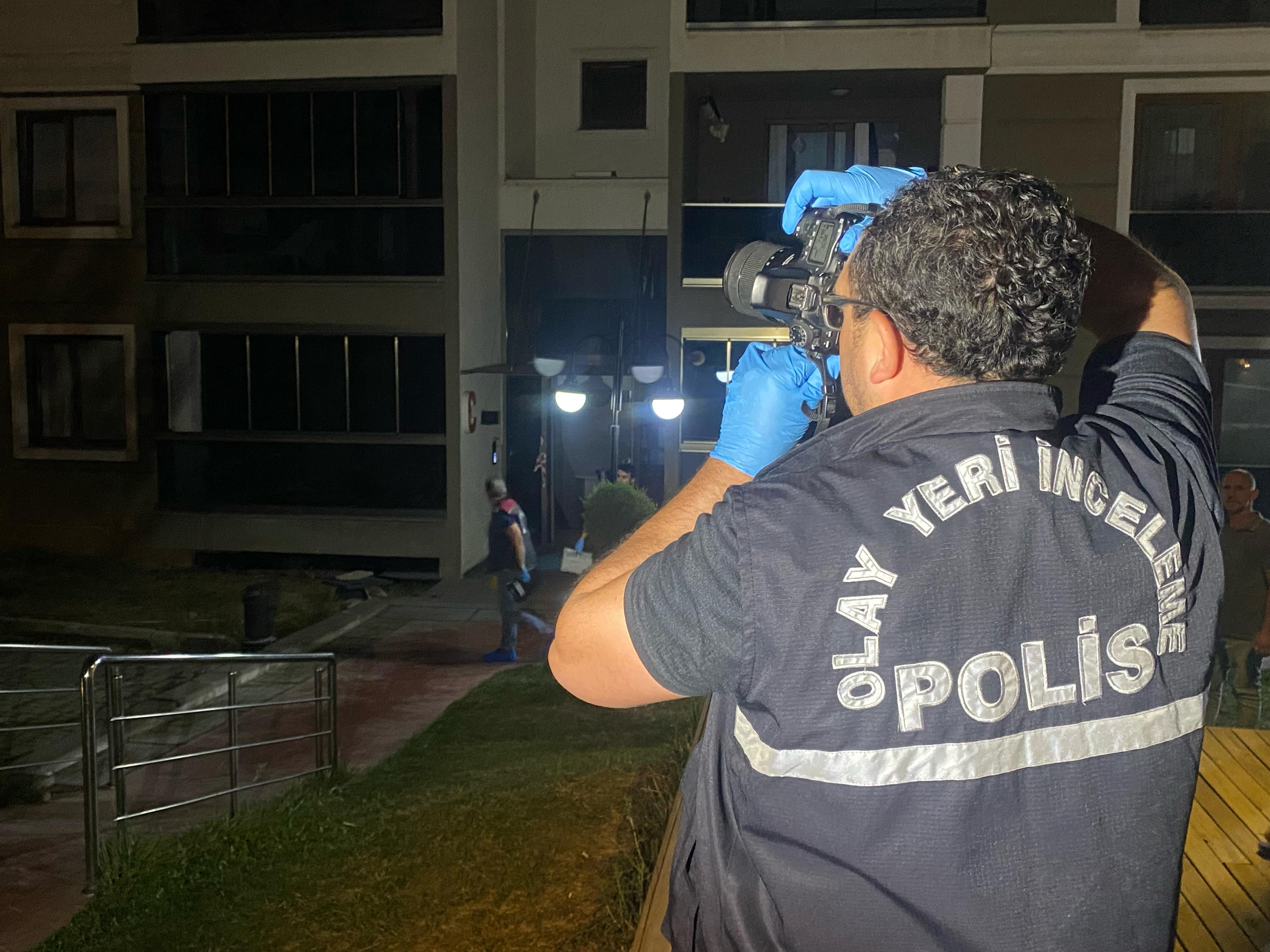 TARTIŞTIĞI KOCASINI BIÇAKLAYARAK ÖLDÜRDÜ