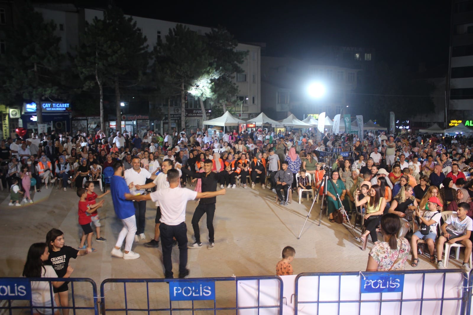 GURBETÇİ FESTİVALİ'NDE 2. GÜN COŞKUSU YAŞANDI
