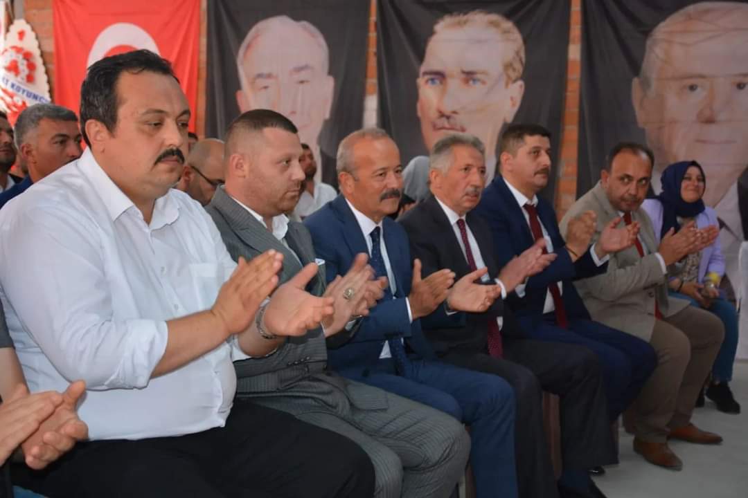 TAYTAK: "NE MUTLU ÜLKÜCÜ OLABİLENE NE MUTLU ÜLKÜCÜ KALABİLENE"