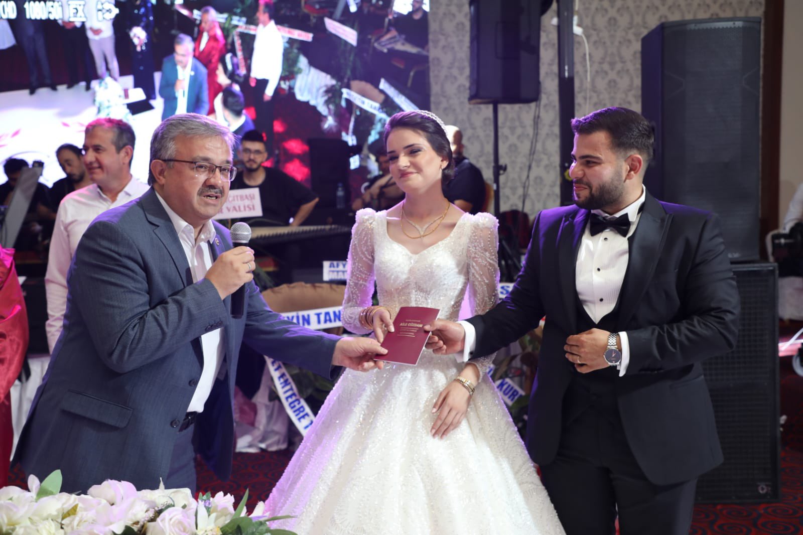 YURDUNUSEVEN GENÇ ÇİFTE ŞAHİTLİK ETTİ