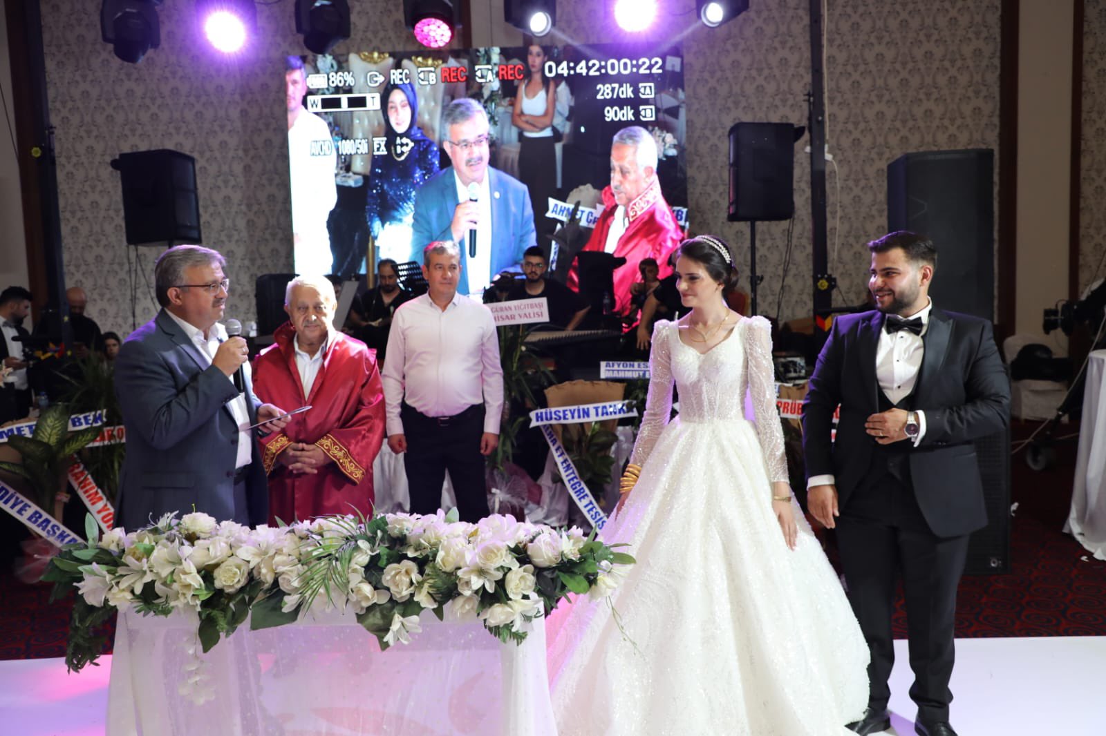YURDUNUSEVEN GENÇ ÇİFTE ŞAHİTLİK ETTİ