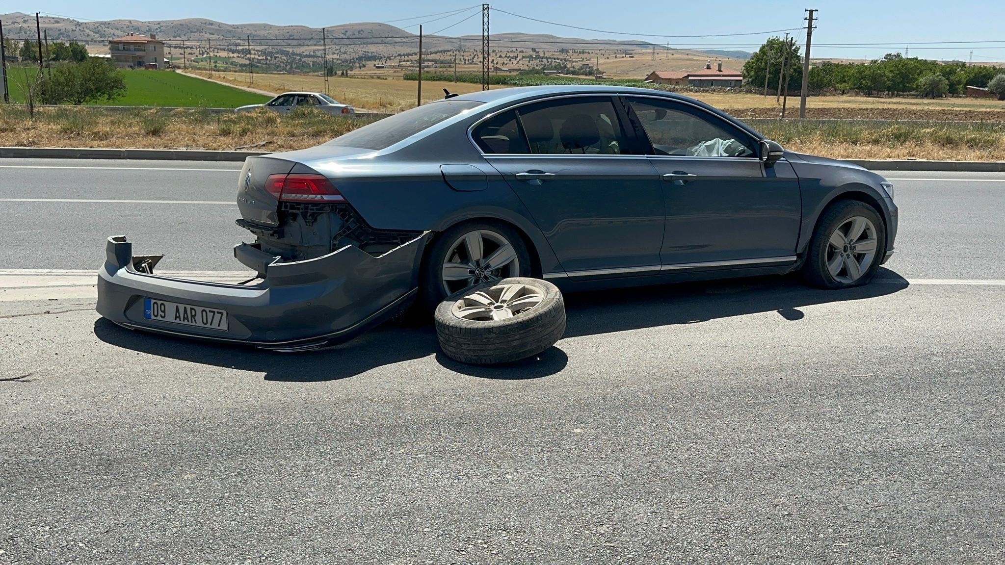 FECİ KAZA: 2 OTOMOBİL ÇARPIŞTI