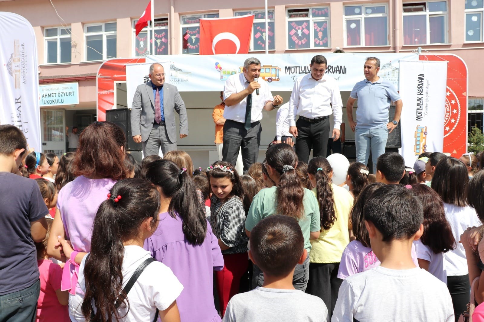 MİRAÇ SÜNNETÇİ ÖĞRENCİLERLE BİR ARAYA GELDİ