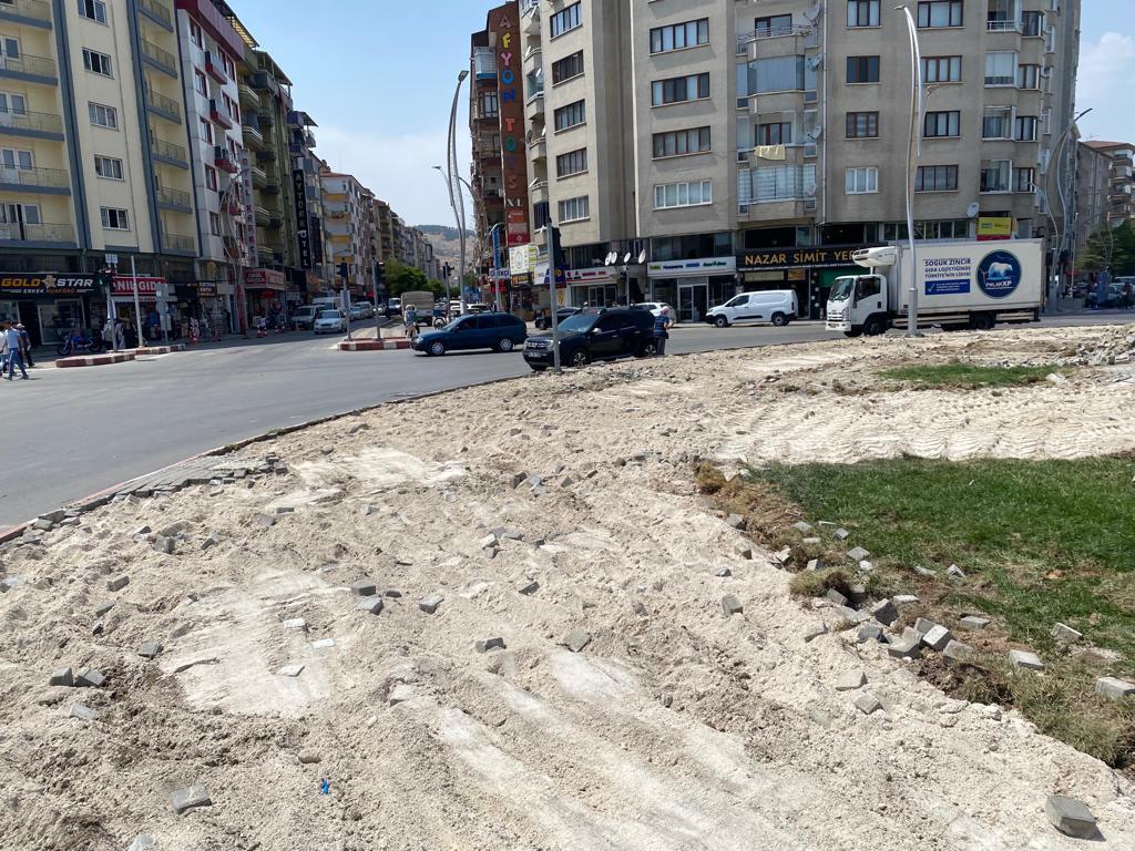 DÜZEN TUTMAYAN KAVŞAK