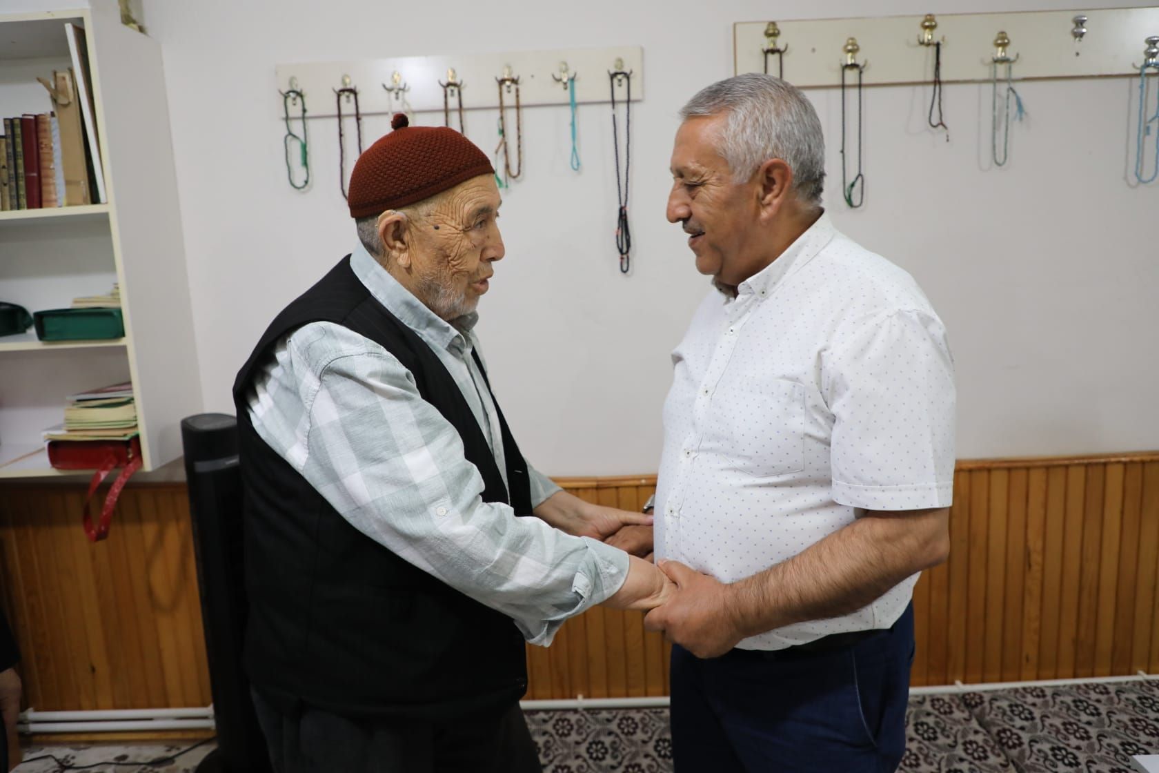 “ZEYBEK BAŞKAN’LA MAHALLE BULUŞMALARI” BAŞLADI