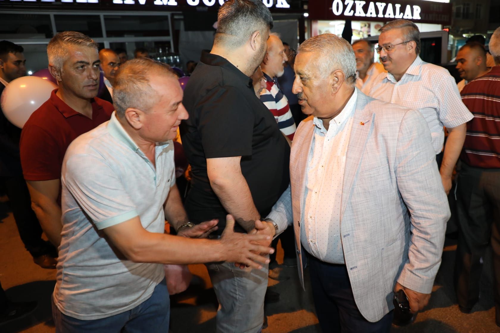 “ZEYBEK BAŞKAN’LA MAHALLE BULUŞMALARI” BAŞLADI