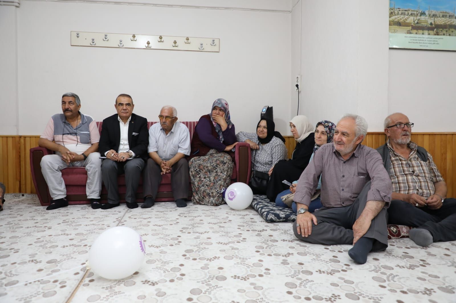“ZEYBEK BAŞKAN’LA MAHALLE BULUŞMALARI” BAŞLADI