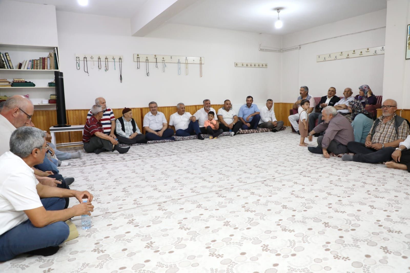 “ZEYBEK BAŞKAN’LA MAHALLE BULUŞMALARI” BAŞLADI
