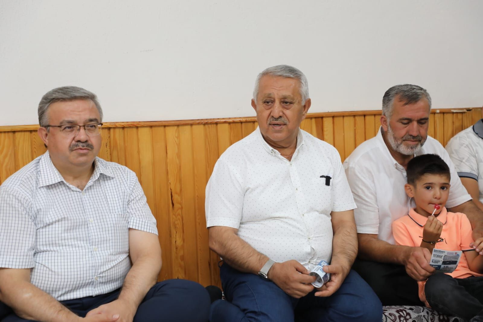 “ZEYBEK BAŞKAN’LA MAHALLE BULUŞMALARI” BAŞLADI