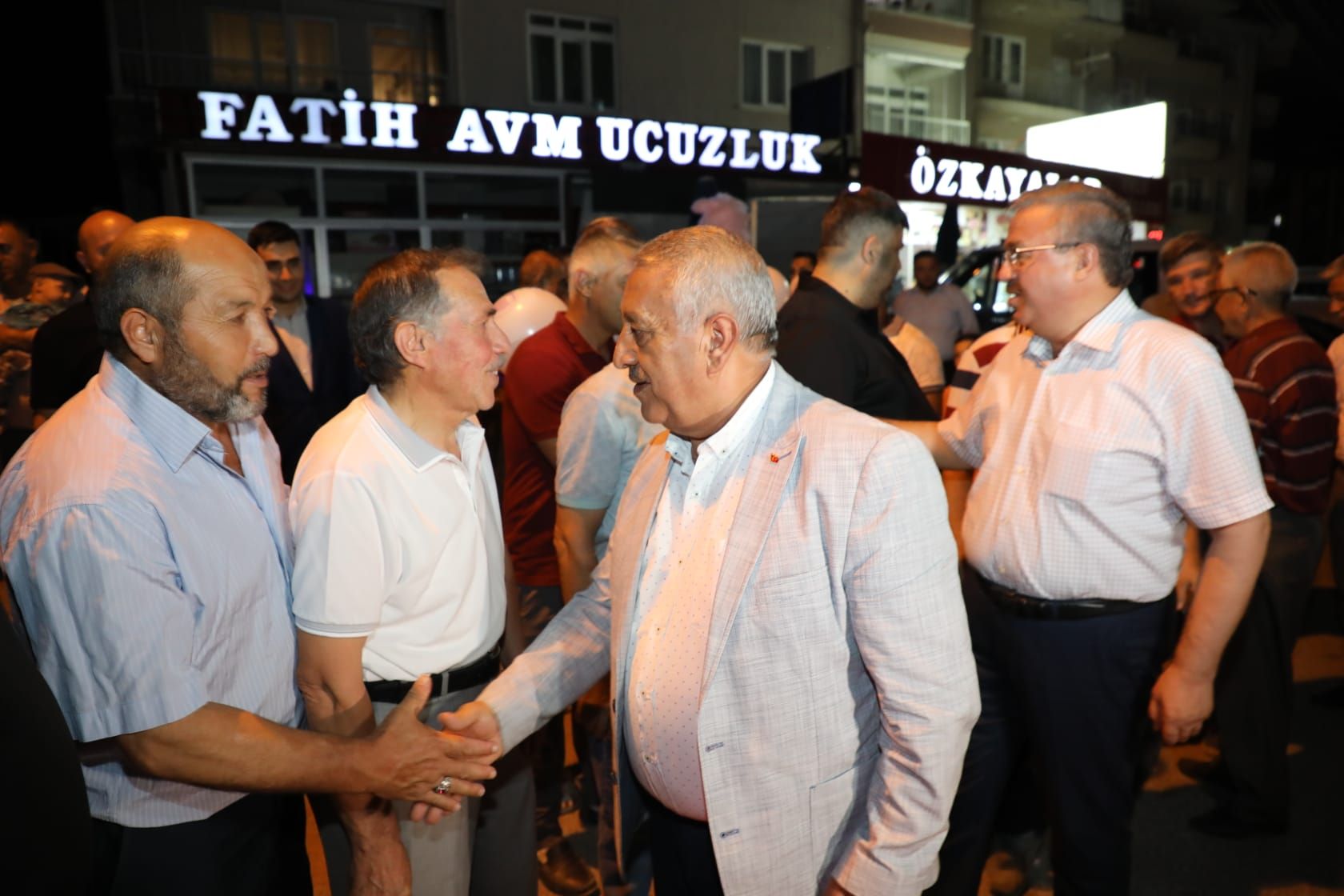 “ZEYBEK BAŞKAN’LA MAHALLE BULUŞMALARI” BAŞLADI
