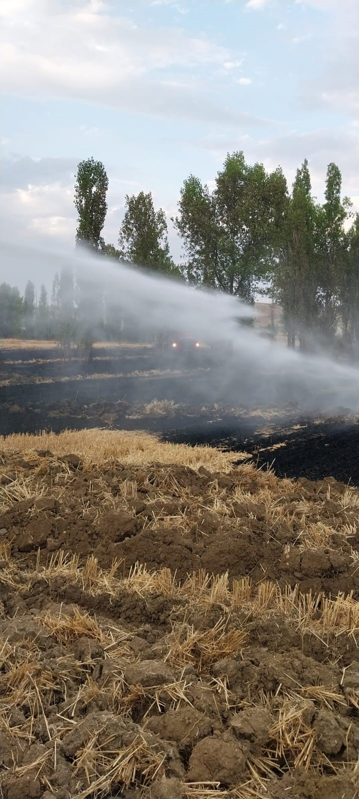 ŞUHUT'TA YANGIN ÇIKTI
