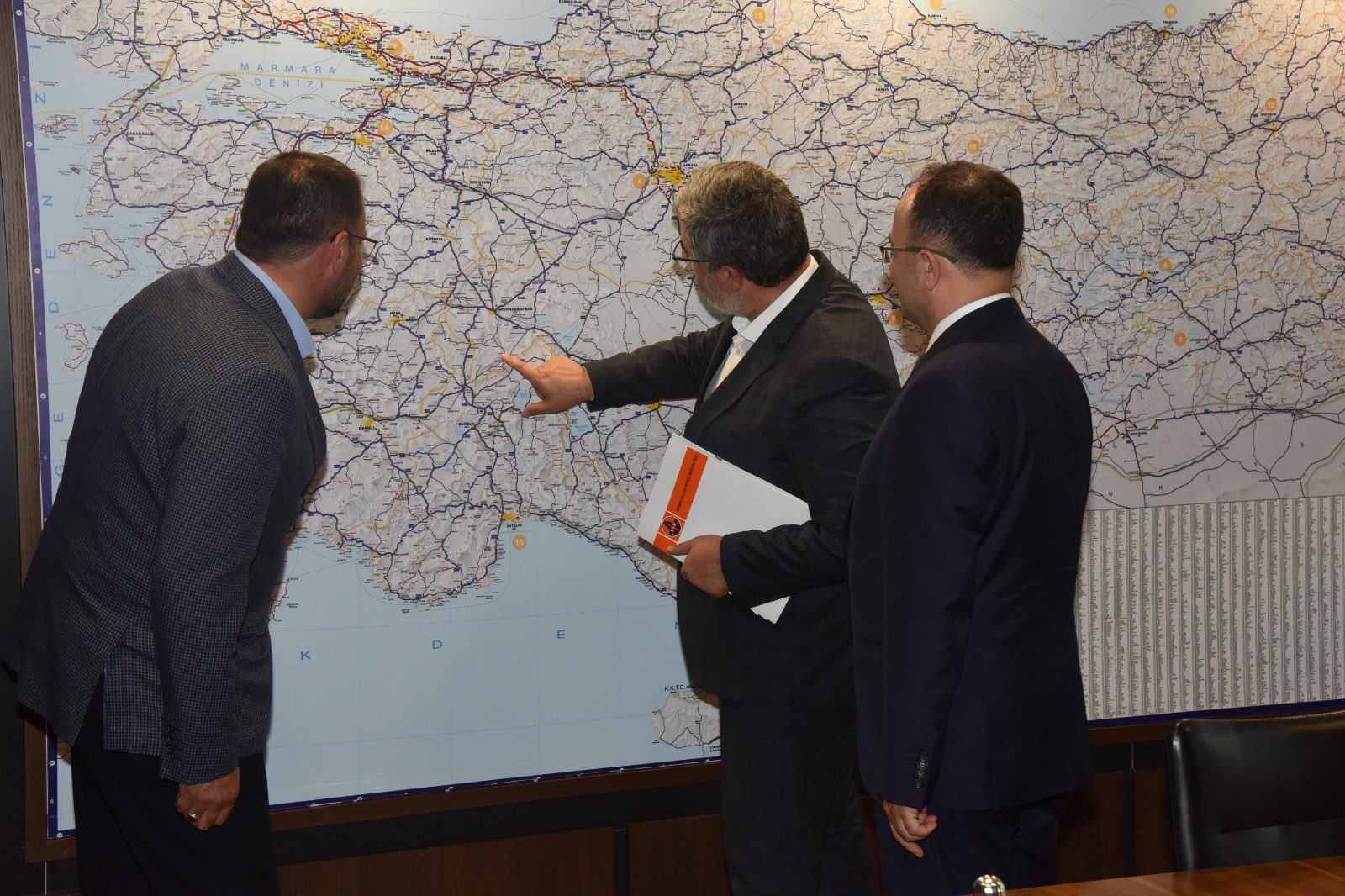 MİLLETVEKİLİ ÖZKAYA GENEL MÜDÜR GÜLŞEN’İ ZİYARET ETTİ