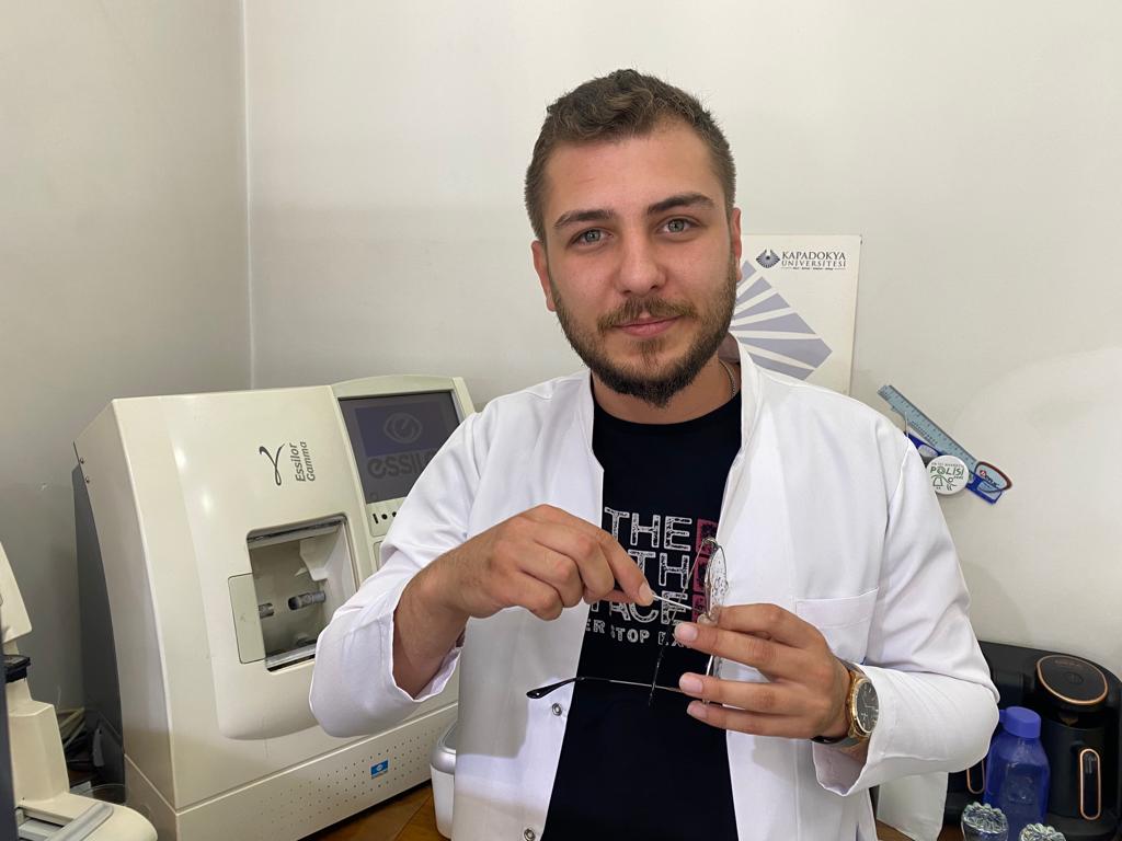 BU İŞLETMEDE ÜCRETSİZ GÖZLÜK BAKIMI YAPILIYOR