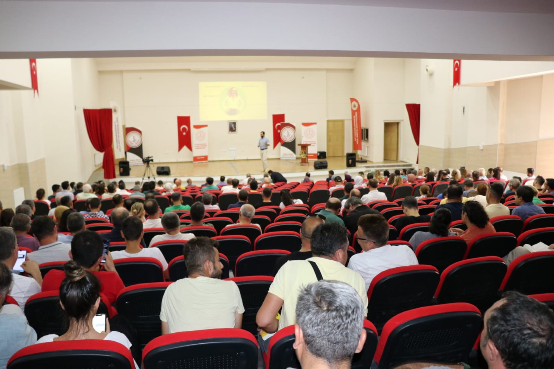 MEM’DEN ÖĞRETMENLERE EĞİTİM SEMİNERİ