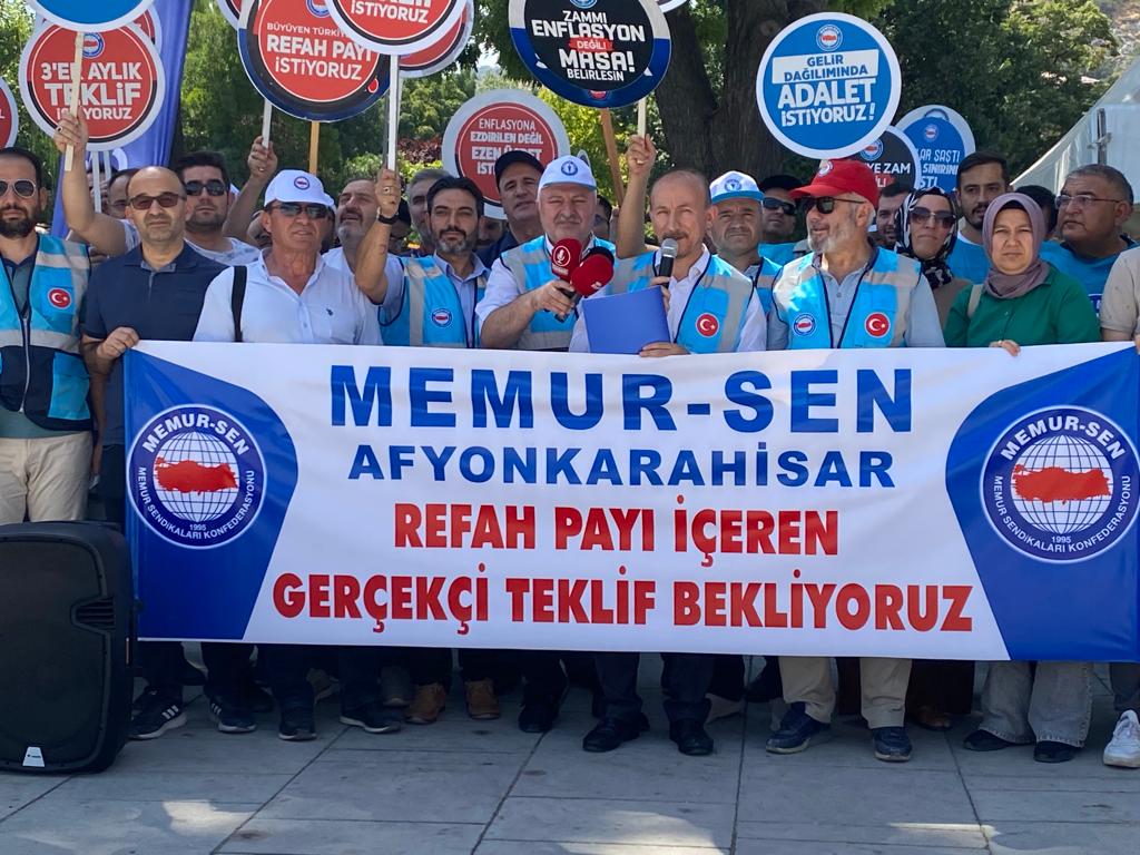 MEMUR-SEN PROTESTO İÇİN ALANLARDA