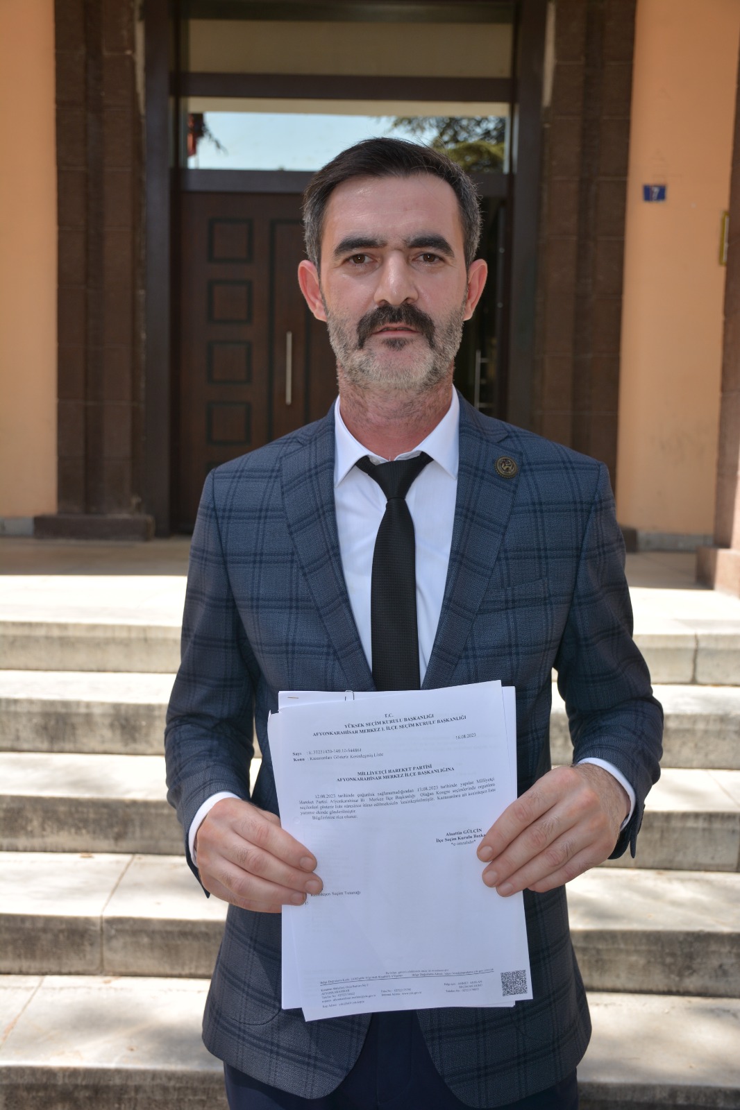 MHP'Lİ DANAOĞLU MAZBATASINI ALDI