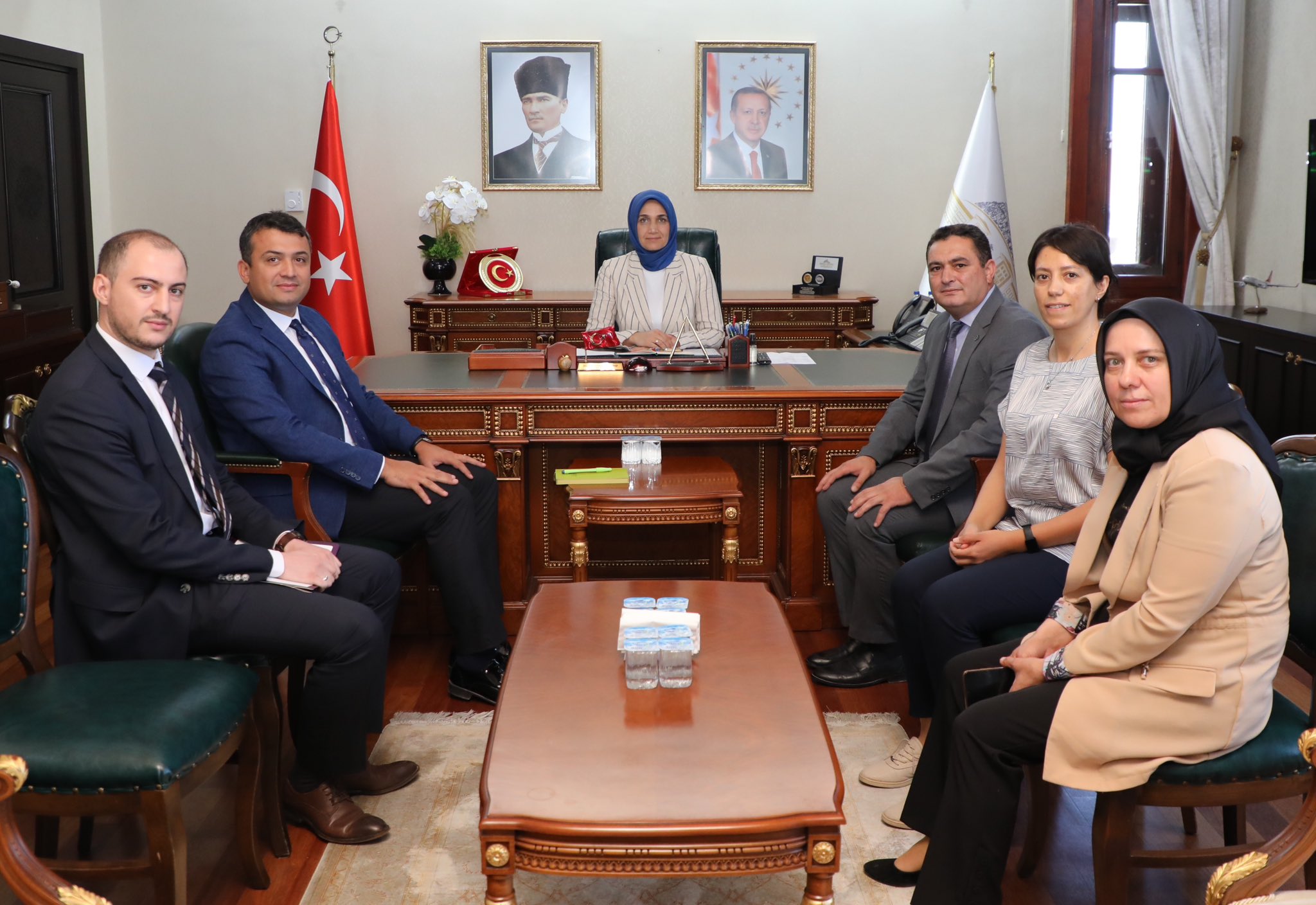 "İLÇELERİ GELİŞTİRECEK HER PROJEYE DESTEĞİMİZ SÜRECEK"
