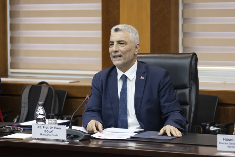 YOĞUN "TİCARET DİPLOMASİSİ" TRAFİĞİ