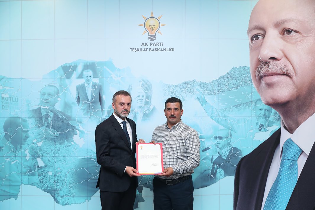AK PARTİ AFYON'DA DEĞİŞİM RÜZGARI ESTİ 6 İLÇE BAŞKANI DEĞİŞTİ